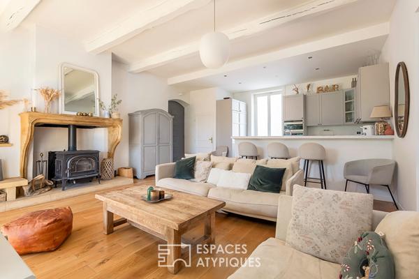 Ancien corps de ferme rénové avec piscine et jardin