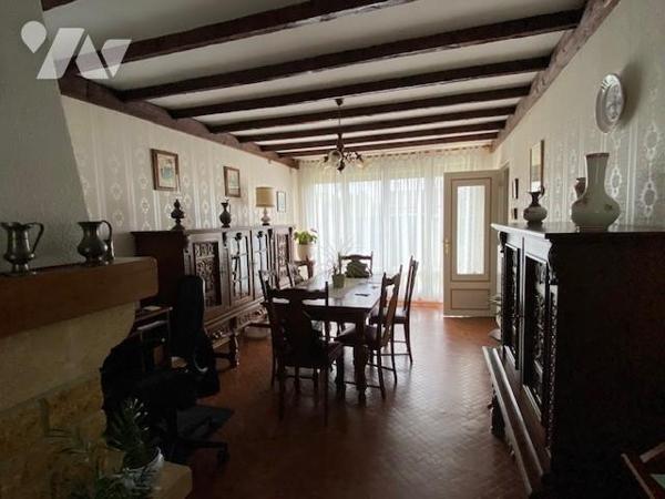 Maison de plain pied de 5 pièces principales avec jardin et garage