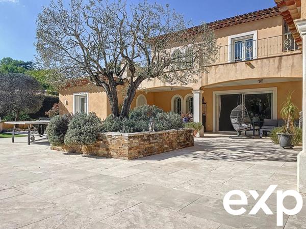 Magnifique Villa avec annexes et piscine