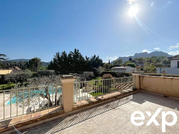 Magnifique Villa avec annexes et piscine