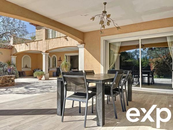 Magnifique Villa avec annexes et piscine