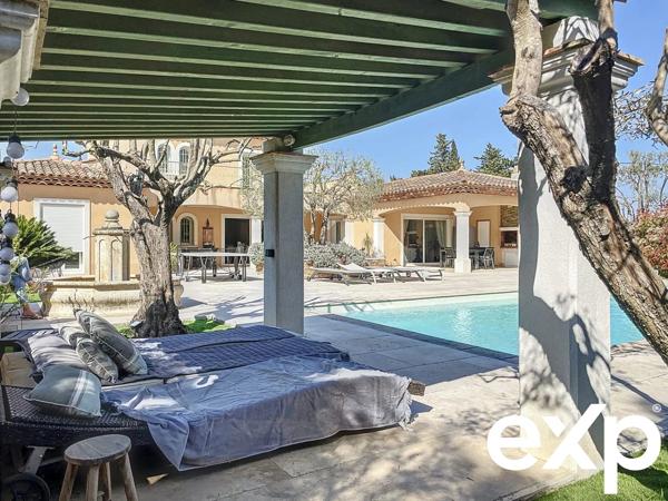 Magnifique Villa avec annexes et piscine