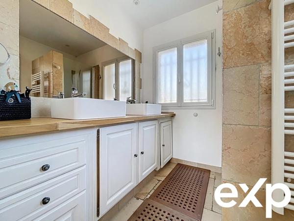 Magnifique Villa avec annexes et piscine