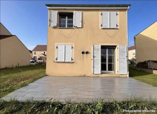 Dammartin-en-Goële – maison individuelle 2018, 3 chambres dont suite, jardin clos, terrasse, DPE C / GES A