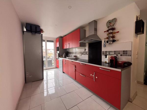 Dammartin-en-Goële – maison individuelle 2018, 3 chambres dont suite, jardin clos, terrasse, DPE C / GES A