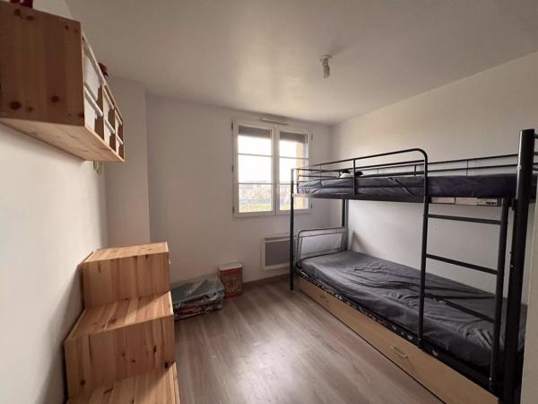 Dammartin-en-Goële – maison individuelle 2018, 3 chambres dont suite, jardin clos, terrasse, DPE C / GES A