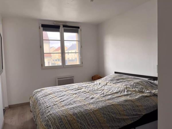 Dammartin-en-Goële – maison individuelle 2018, 3 chambres dont suite, jardin clos, terrasse, DPE C / GES A