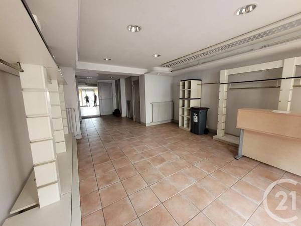 Immeuble à vendre  77 m 2   MONTLUCON  - 03