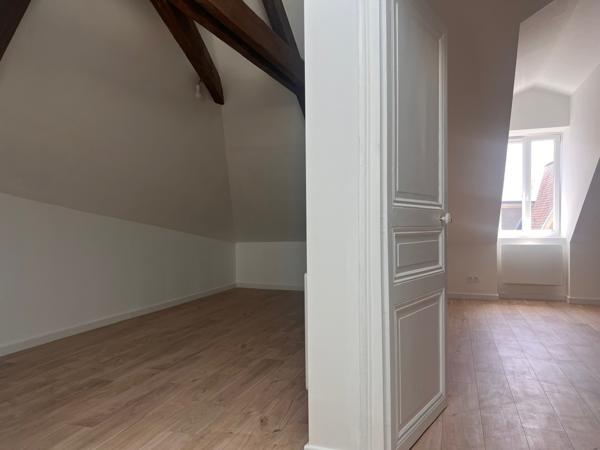 Appartement Duplex Suce Sur Erdre 5 Pièce(s) 119 M2 Carrez/143 M² Au Sol