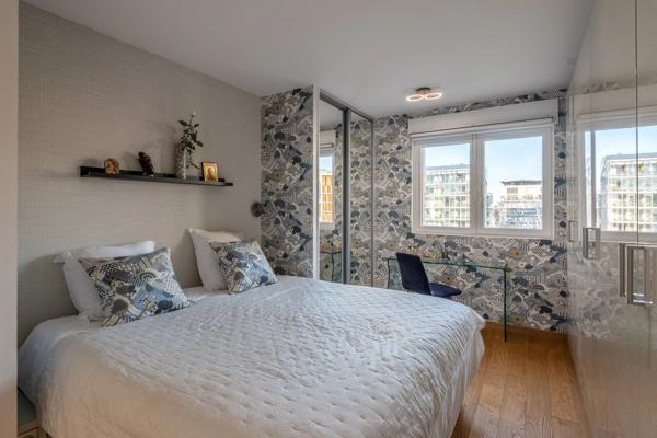 Lyon 2 - Confluence - Appartement de 123 m² au 5 ème étage avec deux terrasses - 3 Chambres