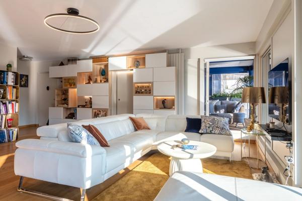 Lyon 2 - Confluence - Appartement de 123 m² au 5 ème étage avec deux terrasses - 3 Chambres