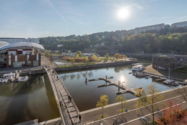 Lyon 2 - Confluence - Appartement de 123 m² au 5 ème étage avec deux terrasses - 3 Chambres