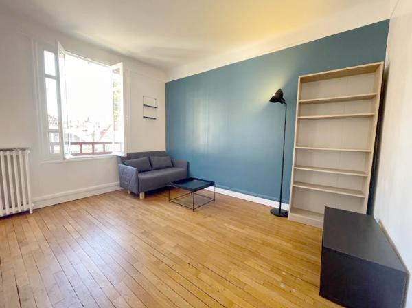 Viroflay (78220) SECTEUR VIROFLAY ARCADES - BOX INCLUS - 2 pièces de 38 m² - CHARME de l'ANCIEN et au CALME - REFAIT A NE