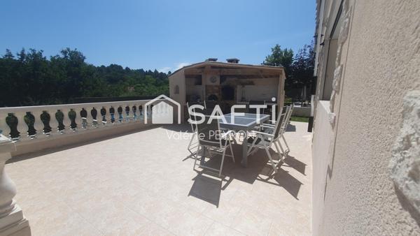 Rians - Maison à fort potentiel avec dépendance habitable, à découvrir sans tarder !