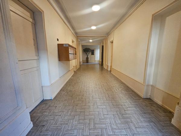 T2 avec fort potentiel au coeur de Nantes,  
Nantes 44000