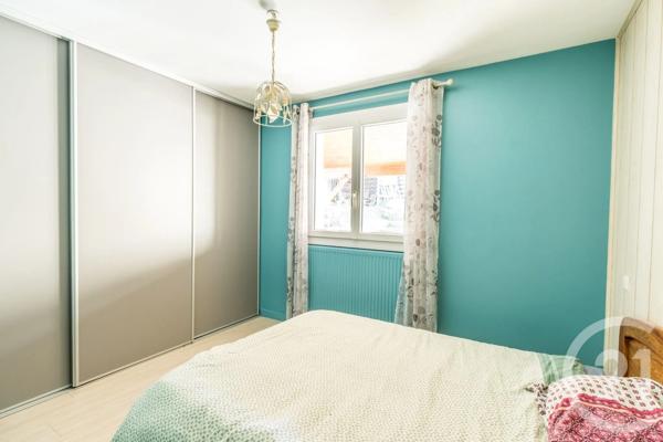 Maison à vendre  6 pièces - 131,30 m 2   JASSANS RIOTTIER  - 01