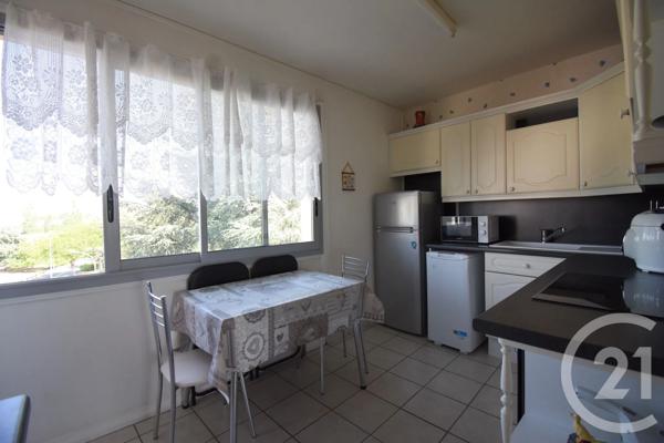 Appartement F3 à vendre  3 pièces - 68,03 m 2   VICHY  - 03