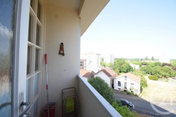 Appartement F3 à vendre  3 pièces - 68,03 m 2   VICHY  - 03