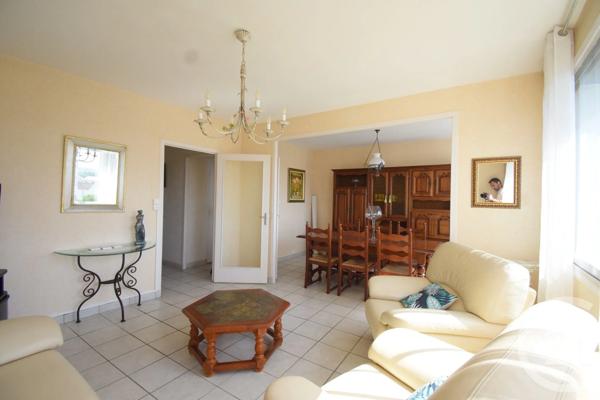 Appartement F3 à vendre  3 pièces - 68,03 m 2   VICHY  - 03