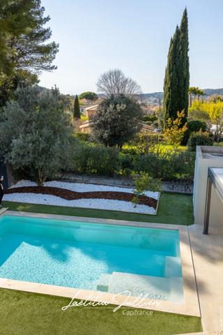 Eoures (13011) – Maison d’architecte contemporaine T4 de 114 m² – Piscine chauffée – Terrain clos 400 m² – Vue dégagée – Prestations haut de gamme