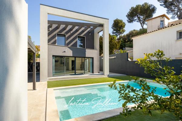 Eoures (13011) – Maison d’architecte contemporaine T4 de 114 m² – Piscine chauffée – Terrain clos 400 m² – Vue dégagée – Prestations haut de gamme