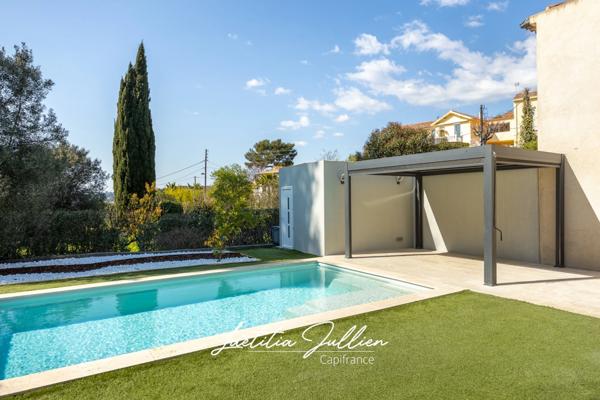 Eoures (13011) – Maison d’architecte contemporaine T4 de 114 m² – Piscine chauffée – Terrain clos 400 m² – Vue dégagée – Prestations haut de gamme