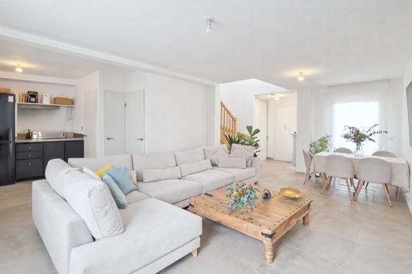 Maison mitoyenne moderne de 107 m²