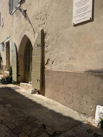 Appartement/Local/Atelier à vendre 3 pièces VENTABREN (13)