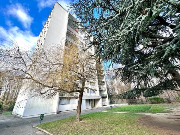 Le Blanc-Mesnil (93150) 2 Pièces avec parking, cave - futur métro