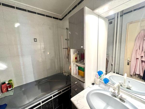 Le Blanc-Mesnil (93150) 2 Pièces avec parking, cave - futur métro