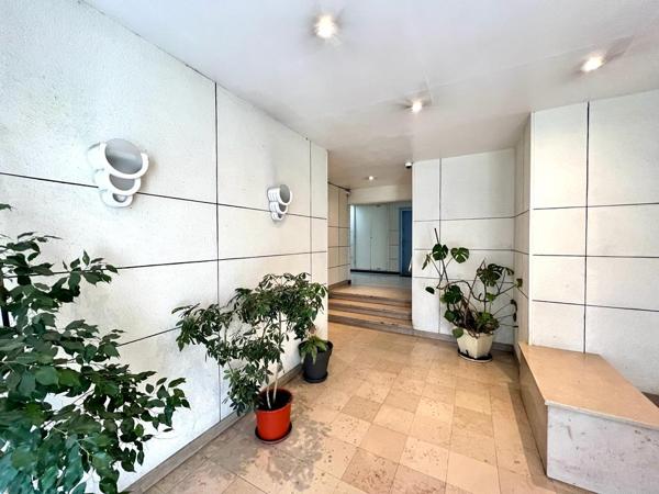 Le Blanc-Mesnil (93150) 2 Pièces avec parking, cave - futur métro