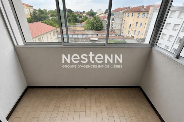 Appartement Venissieux 3 pièce(s) 65 m² Appartement Lumineux - Copropriété  rénové 2021 - Tramway T4 / T10- Métro - Commerces - Ecoles