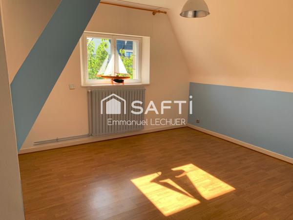 Le confort d'une maison familiale, la proximité des commodités et des prestations de qualité réunis dans un seul bien.