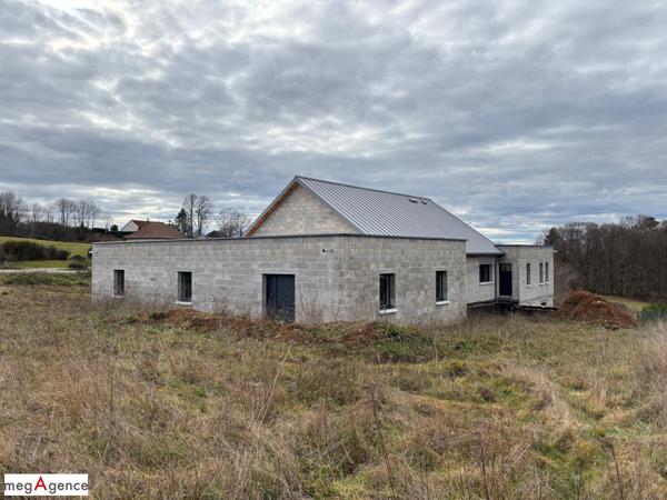 Maison à SAINT-GERMAIN-LES-VERGNES, 19330 - 2 pièces 278m²