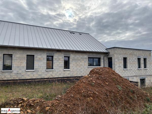 Maison à SAINT-GERMAIN-LES-VERGNES, 19330 - 2 pièces 278m²