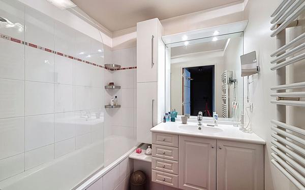 Appartement à vendre    3 pièces • 67,50 m2 Suresnes