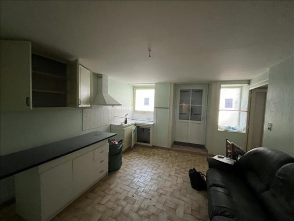 Maison à vendre |  Brioux-sur-Boutonne |  6 pièces | 149 m²