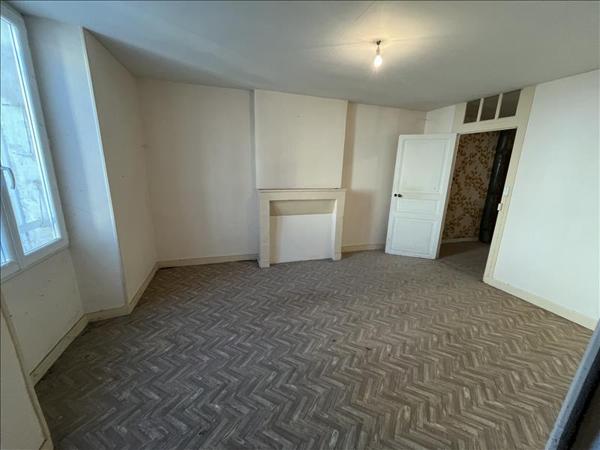 Maison à vendre |  Brioux-sur-Boutonne |  6 pièces | 149 m²