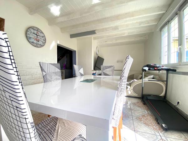 Maison de ville avec potentiel en plein Briec. Opportunité d'investissement