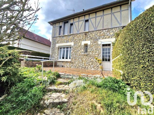 Maison de ville 5 pièces de 93 m² à Forges-les-Eaux (76440)