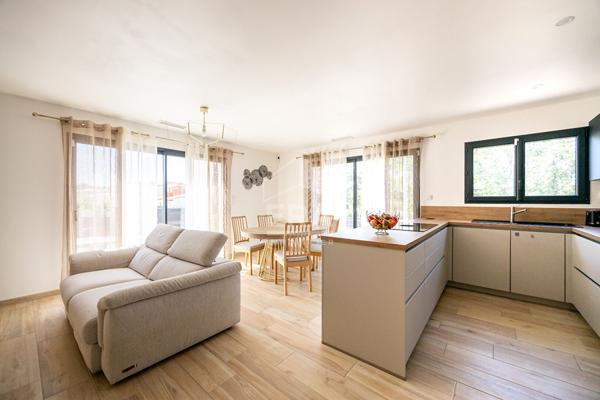 À vendre à Perpignan : Maison neuve 124 m2, 5 chambres avec garage et extérieurs