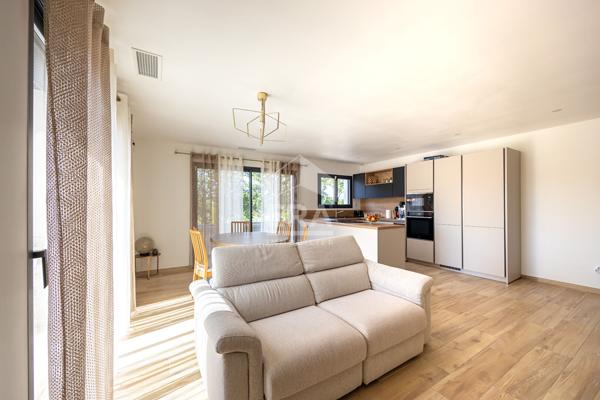 À vendre à Perpignan : Maison neuve 124 m2, 5 chambres avec garage et extérieurs
