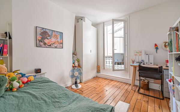 Appartement à vendre    3 pièces • 58 m2 Paris 10