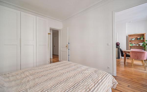 Appartement à vendre    3 pièces • 58 m2 Paris 10