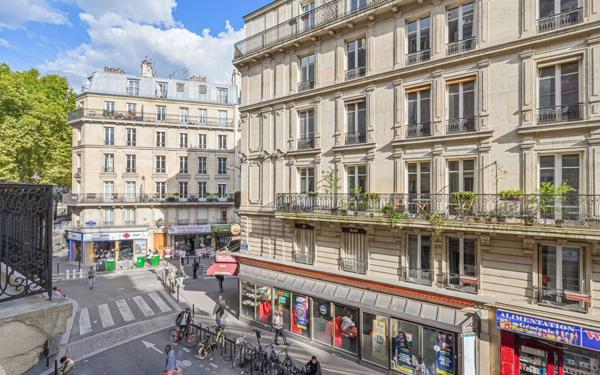 Appartement à vendre    3 pièces • 58 m2 Paris 10