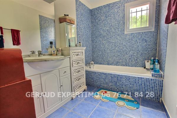 Jolie villa 6 piéces avec sa piscine