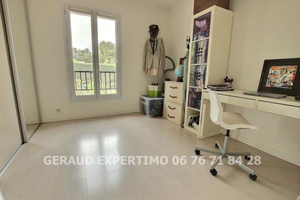 Jolie villa 6 piéces avec sa piscine