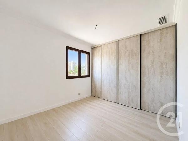 Maison à vendre  5 pièces - 117 m 2   VILLENEUVE LOUBET  - 06