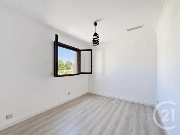 Maison à vendre  5 pièces - 117 m 2   VILLENEUVE LOUBET  - 06
