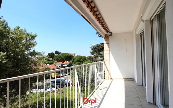 Appartement à vendre    4 pièces • 76,34 m2 Marseille 10